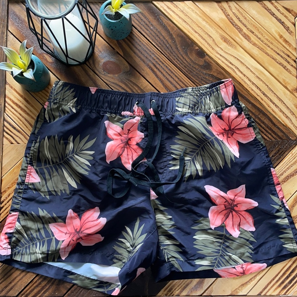 Size medium FOREVER 21 MENS swim